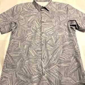 Lululemon Airing Easy S/S Button-down Medium